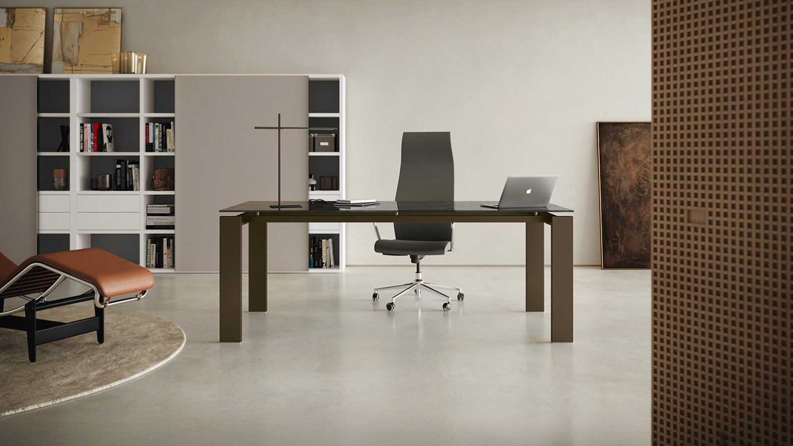 Colombini Office GO 임원용 책상과 멜라민 지지대