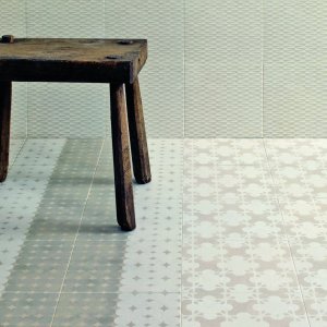 Azulej Bianco 패턴을 섞은 휴게 공간 벽