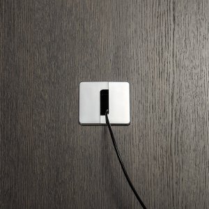 Arche 책상과 수납 벽이 있는 임원실