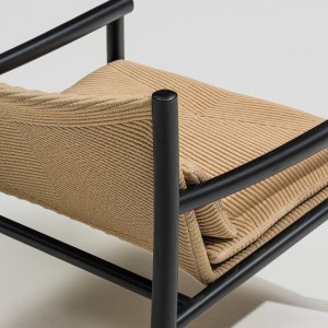 비공식 회의실에 늘어선 Kata Chair