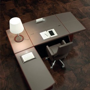 Codutti 임원용 책상 iSixty, corda 물푸레나무와 도브그레이 가죽의 Avantgarde