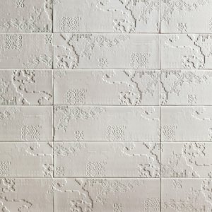Mutina의 Bas-Relief Patchwork 텍스처 디테일