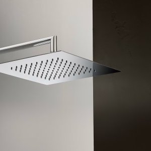 탑볼 세면대 옆의 Mint, Fantini의 이탈리아 디자인 수전