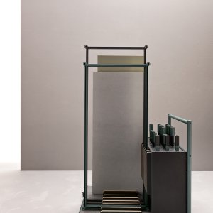 휴게 코너의 낮은 테이블 Fluido, Martex 제작