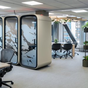 Framery One Compact의 분체도장 스틸 패널