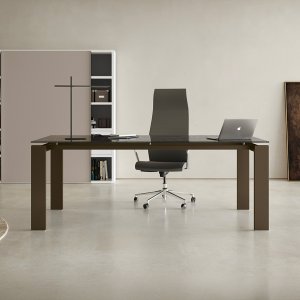 Colombini Office GO 임원용 책상과 멜라민 지지대