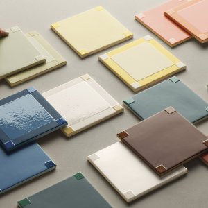 Chocolate 색상의 Homage to the Square