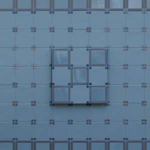 Homage to the Square로 마감한 외벽
