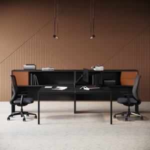 두 Sigma 벤치 좌석 사이의 중앙 PC 모듈