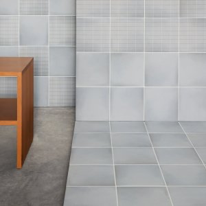 Aurore Charcoal Grid S 촘촘한 격자 디테일