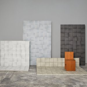 휴게 공간 벽의 Aurore Light Green Grid L과 무지