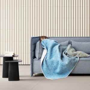 매트 White와 Grey의 Rombini 스트립