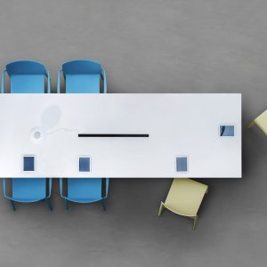 Pedrali의 회의 테이블 Arki-Table, 스틸 트레슬 다리와 콤팩트 라미네이트 상판