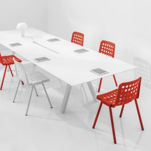 Arki-Table 360×120이 놓인 회의실과 의자