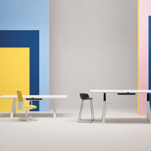114 cm까지 올린 전동 높이 조절 Arki-Table ADJ