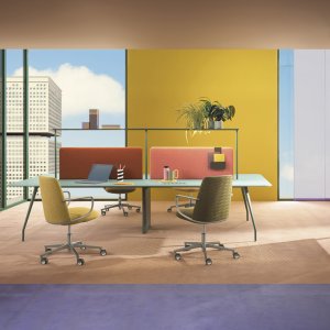 중앙 스틸 기둥이 있는 8인용 6미터 Rizz Workstation