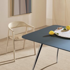흡음 패널과 K_LUCE 조명 브리지를 갖춘 4인용 Rizz Workstation