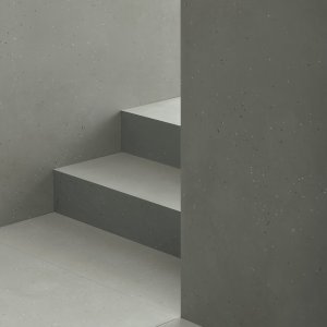 Primavera Nero 바닥과 Grigio 벽, 가죽 의자