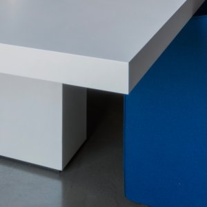회의 테이블 Asymmetrical Meeting, 책상과 같은 패밀리