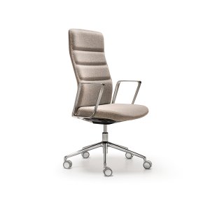 팔걸이 없는 That’s it Executive, 회의 테이블 옆